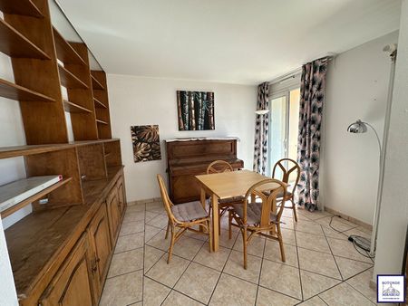 Location Appartement 5 pièces 89m² - Photo 2