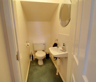 3 bedroom detached house to rent - Photo 5