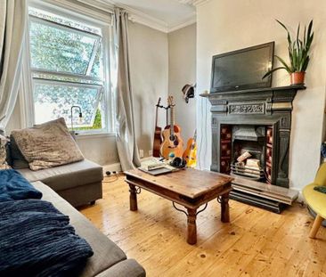 Ocean present this 3 double bedroom house on Sydenham Road, Knowle.... - Photo 1