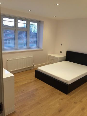 Room in a Shared Flat, Hendon Way, NW2 - Photo 5