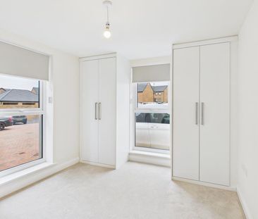 Fry Close, Yate, Bristol - Photo 2