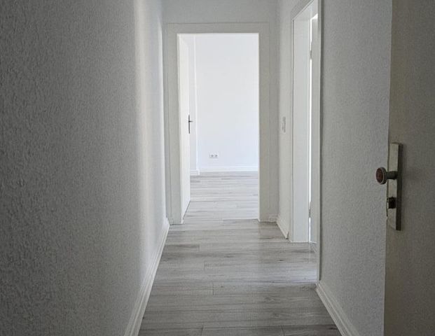 2- Raum Wohnung im Erdgeschoss ist ideal für alle, die ebenerdig wohnen möchten! - Foto 1