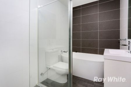 Double Story Apartment In Prime Location - Photo 5