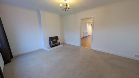 4 bedroom semi-detached house to rent - Photo 2