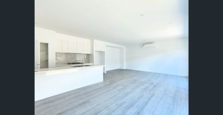 Pretty New Townhouse, Embark on Your Journey to Luxury Living in Craigieburn! - Photo 5