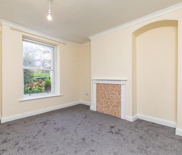 1 bedroom retirement property to rent - Photo 2