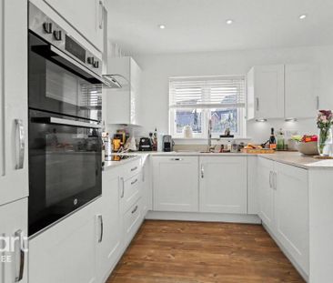 4 bedroom detached house to rent - Photo 3