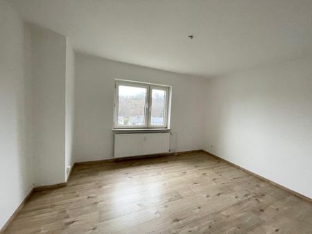 Attraktive 3-Zimmer-Wohnung mit Balkon und grüner Aussicht in Menden Lahrfeld - Photo 2