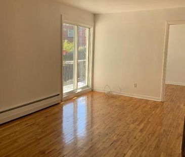 3 1/2 CHAUFFE EAU CHAUDE PRES DU METRO A AHUNTSIC - Photo 1