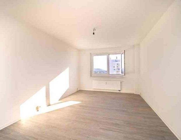 Geräumige 3 Raumwohnung mit tollem Ausblick - Betreutes Wohnen im Haus möglich! - Photo 1