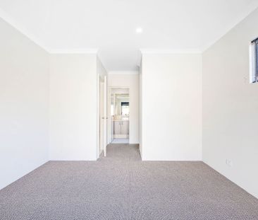 Super Fresh and near New 4x2x2 &ast;&ast; Open 17&sol;04&sol;25 4pm... - Photo 2