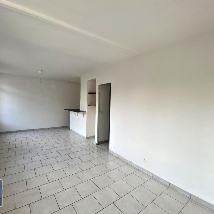 Location Maison 3 pièces 65m² FONTAINE DE VAUCLUSE 84800 - Photo 1