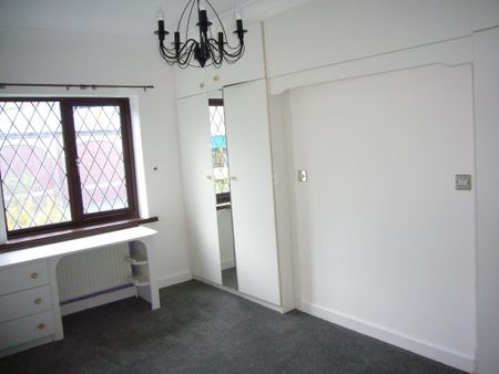 3 bedroom end of terrace house to rent - Photo 3