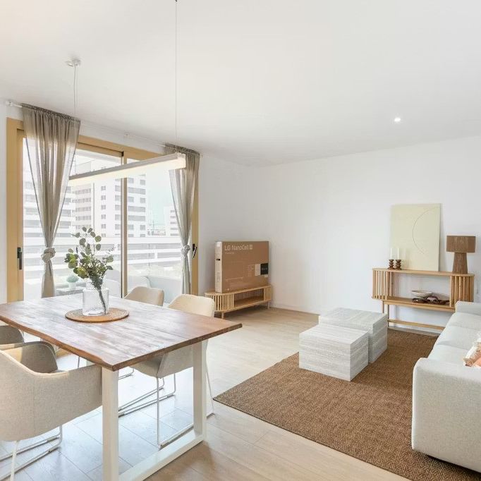 Carrer de Pi i Margall, Badalona, Catalonia 08912 - Photo 1