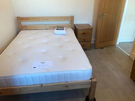 Cowley Road, Oxford, Oxford - Photo 3