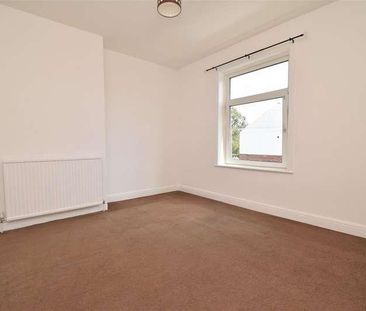 Second Avenue, Newton Hill, Wakefield, WF1 - Photo 4