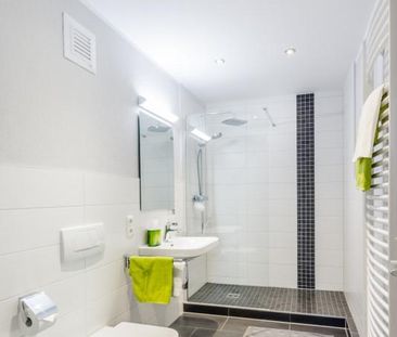 Frisch renoviert// Aufzug// Balkon// grüne Lage - Photo 2