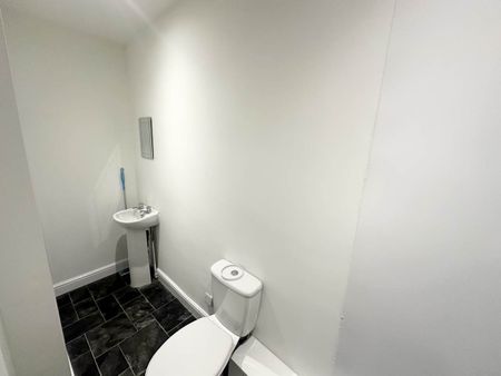 Low Lane (Room 4), Horsforth, Leeds - Photo 3