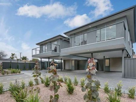 Modern 2-Bedroom Townhouse - Photo 3