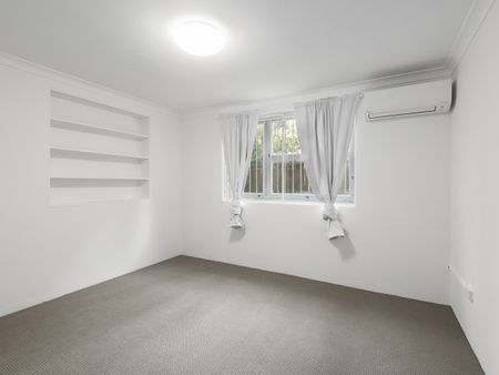 Light-Filled Unit in Prime Annerley Location - Photo 3