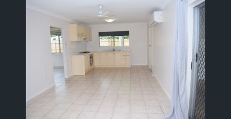 NICELY PRESENTED AND PRIVATE HALF DUPLEX – PET FRIENDLY - Photo 3