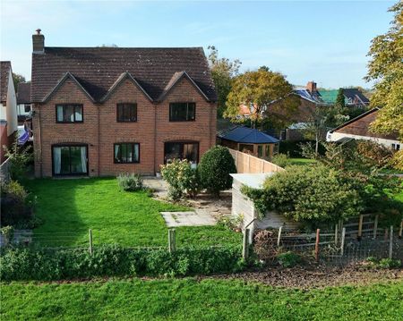 4 bedroom detached house to rent - Photo 5