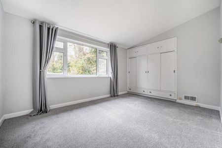 5 bedroom bungalow to rent - Photo 4