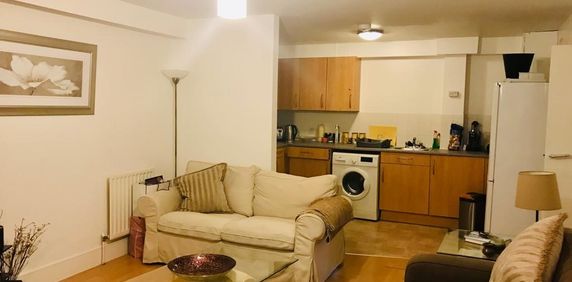 Clayton Road, Hayes, UB3 1AX - Photo 2