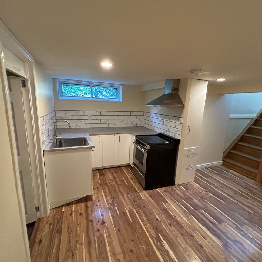 For Lease - 24 Stoddart Drive Unit# Lower, Aurora, Ontario - Photo 1