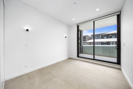 Uniquely Customised Brand-New 3-Bed Apartment in the Heart of Gosford CBD - Photo 3