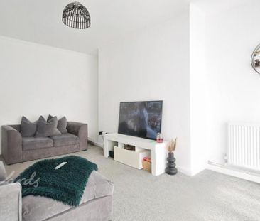 2 bedroom detached bungalow to rent - Photo 2