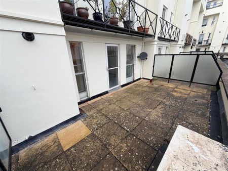 2 bedroom flat to rent - Photo 3