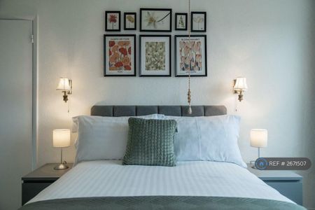 3 bedroom detached house to rent - Photo 2