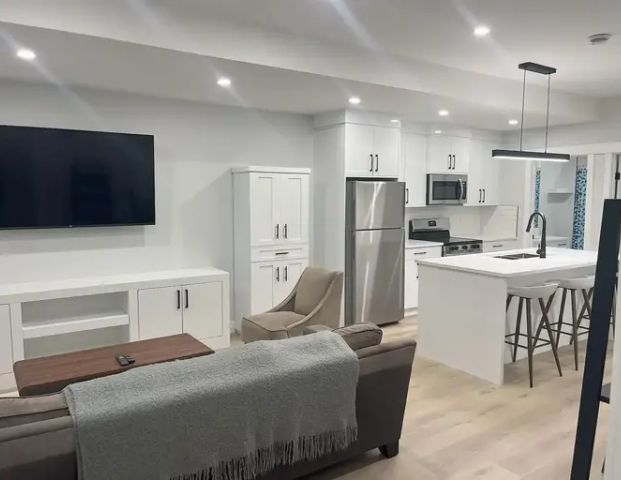 Contemporary, Fully-Furnished 2-Bedroom Basement Suite in Desirable Neighborhood | 916 42 Street Southwest, Calgary - Photo 1