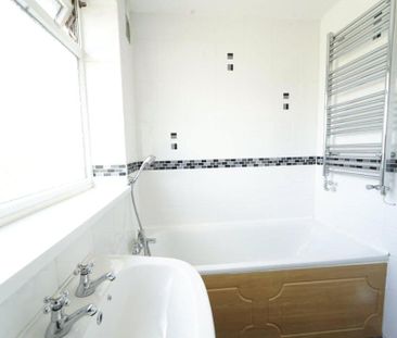 3 bedroom semi-detached house to rent - Photo 6