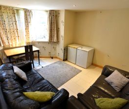 1 bedroom Flat in Midland Road, Leeds - Photo 3