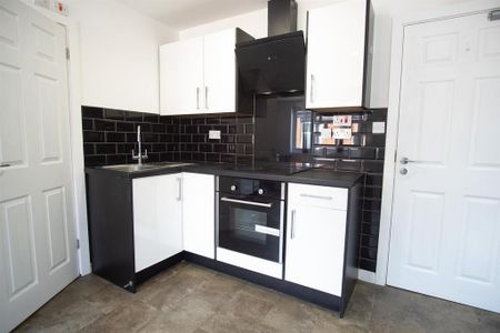 House share to rent - Photo 3