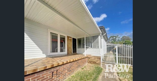 Spacious 3-Bedroom Home Opposite Cammarlie Reserve - Photo 1