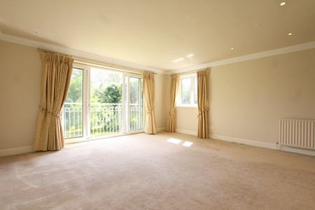 6 Bedroom Gated Detached House, Coombe Lane West, Kingston Upon Thames - Photo 3