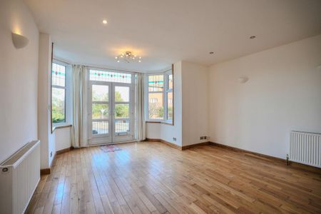 2 bedroom maisonette to rent - Photo 2