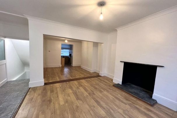 2 bedroom terraced house to rent - Photo 1