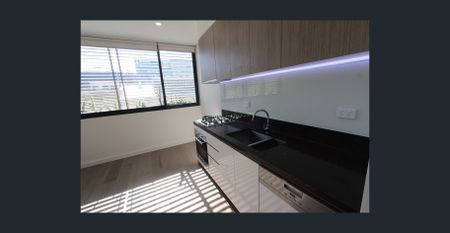 Stylish One-Bedroom Apartment in a Convenient Location - Photo 5