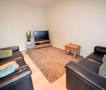 3 bedroom House in Eden Mount, Leeds - Photo 2