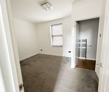 3 Bedroom - Photo 4