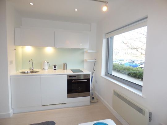 Studio to rent - Photo 1