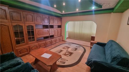 Apartament de trei camere pe strada Scriitorilor - Fotografie 2