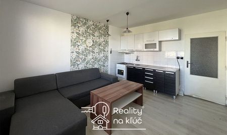 Na prenájom 1-izbový byt na Nábrežnej ul. v Nových Zámkoch - Photo 2