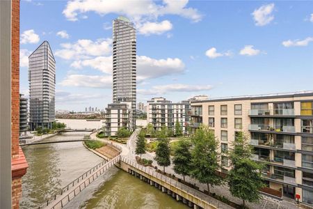 A sensational 3-bedroom apartment in the Powerhouse, Chelsea Waterfront, with its extraordinary vista of the Thames. - Photo 4