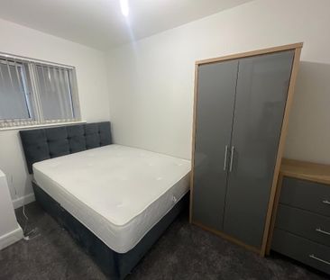 711 College Court Central, 56 King Street, Belfast, BT1 6BZ - Photo 3