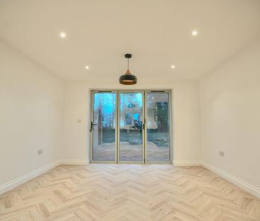 3 bedroom semi-detached house to rent - Photo 5